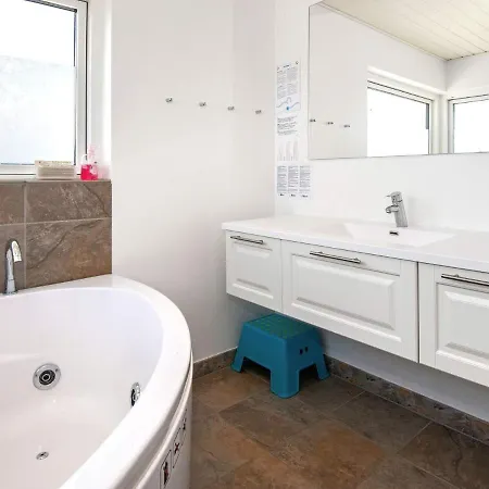 Holiday home Luxury Retreat In Skovmose-by Traum *